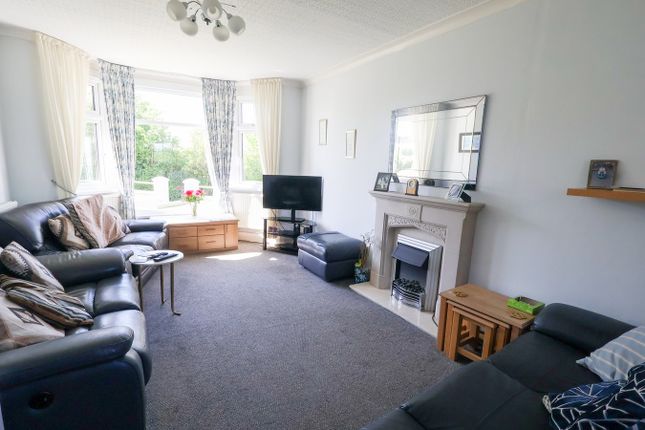 Oaklands, Barry photo 3