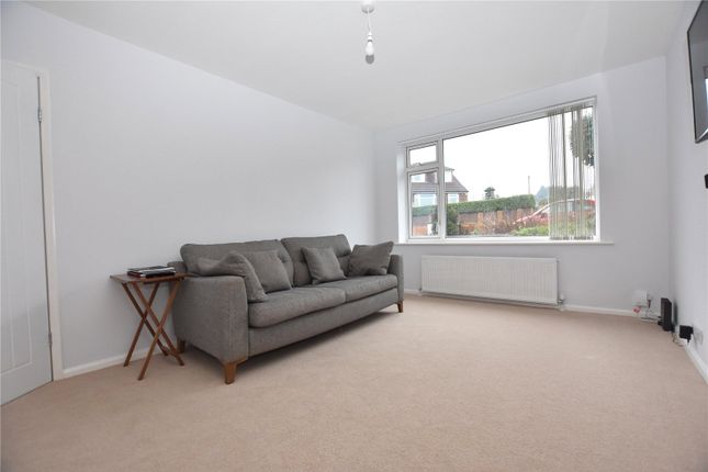 14, Westroyd, West Yorkshire photo 2