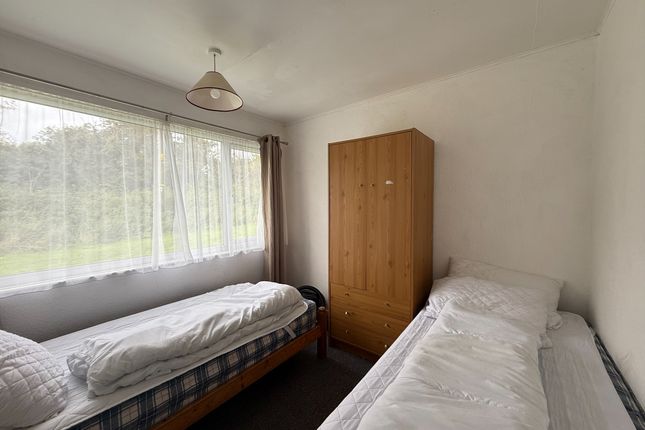 20 Seadell Chalet Park, Beach Road, Great Yarmouth photo 5