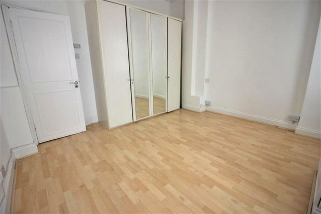 Thumbnail Flat to rent in Eagle Lodge, Golders Green Road, London