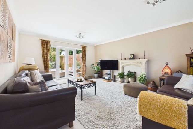2, Ashmore Avenue, Angmering photo 2