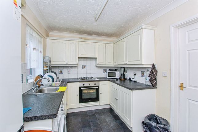 25, Tindall Close, Wisbech photo 2