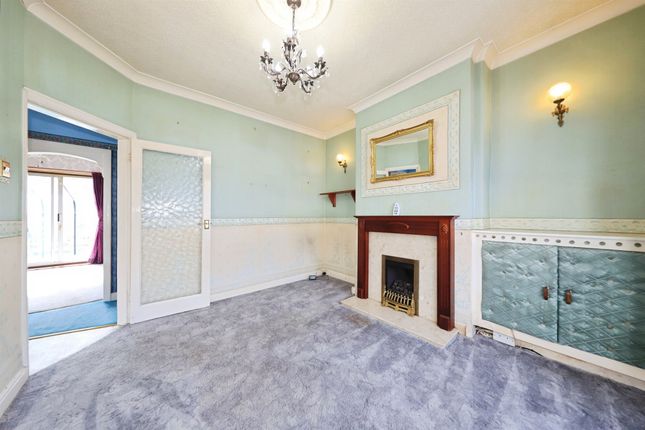 57, Ward Grove, Wolverhampton photo 4