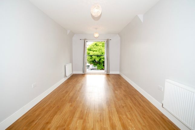 Golden Manor, London photo 2