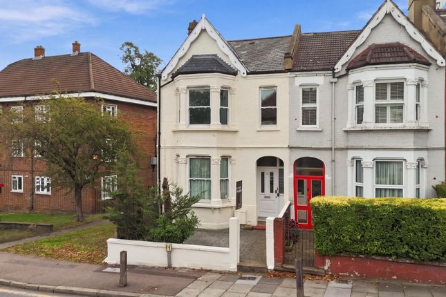 88 Little Heath, London photo 3