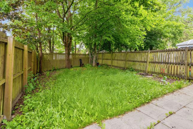 36, Linnyshaw Close, Lancashire photo 4