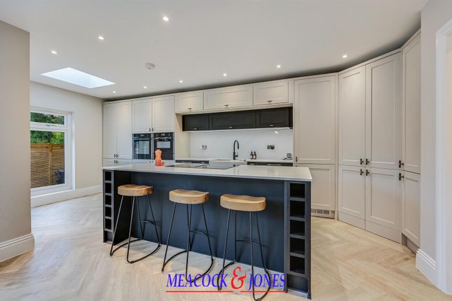 18, Willow Close, Brentwood photo 4
