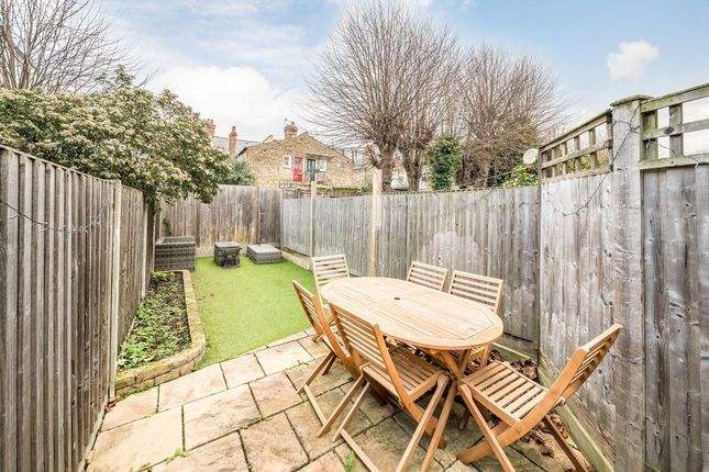 12, Glenfield Road, London photo 4
