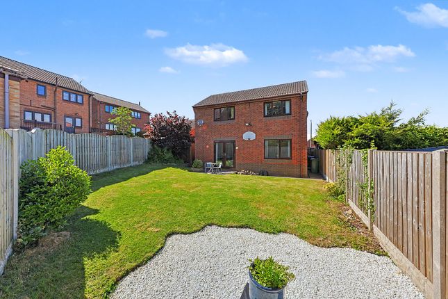 15, Hallfield Close, Chesterfield photo 4