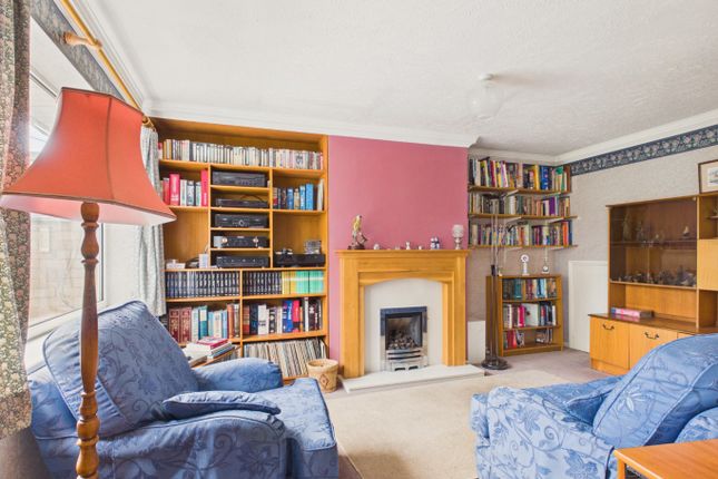 3, Thorn Road, Hull photo 3