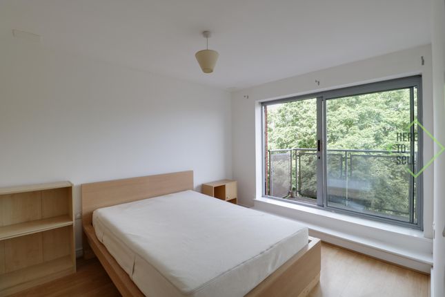 Flat 11, London photo 4
