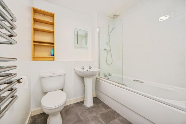 Flat 8, Harleston House, Lichfield photo 4