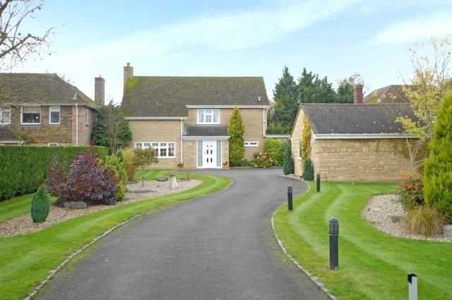 Detached house to rent in Lamborough Hill, Wootton