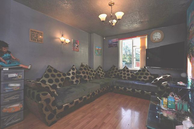 29, Burlington Avenue, Bradford photo 3