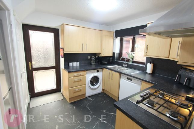 22, Harland Way, Rochdale photo 3