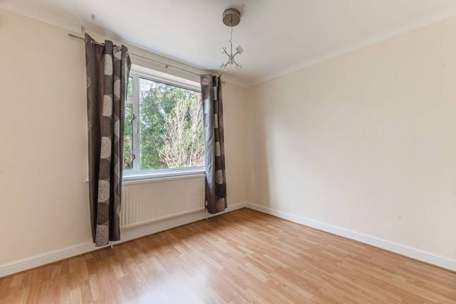 Detached house to rent in Dukes Avenue, Edgware