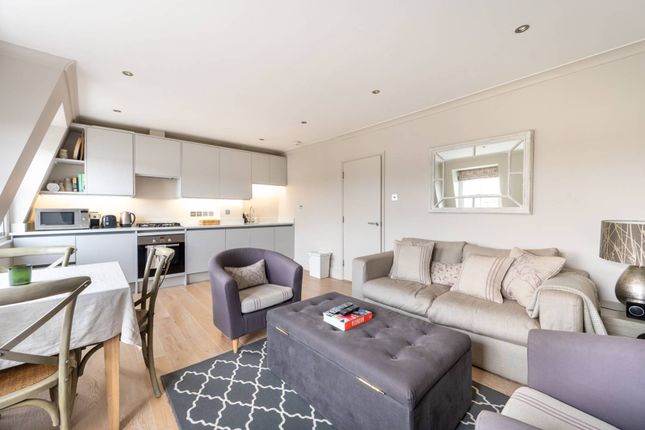 Flat to rent in Aldridge Road Villas, Notting Hill, London