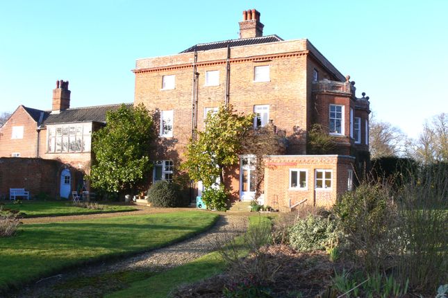 1-bed flat on Flat 3, Ditchingham House, Ditchingham, Bungay, £650/mo