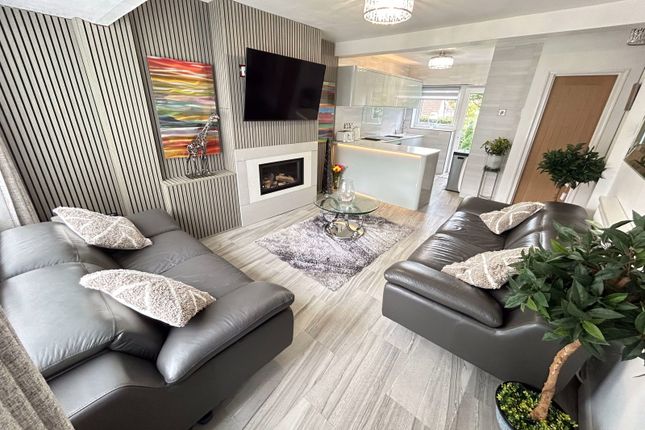 43, Cae Coed, Llandudno Junction photo 3