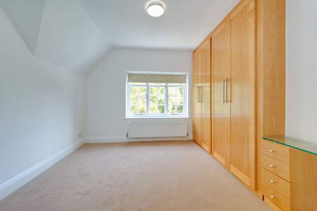 24, Westholm, London photo 4