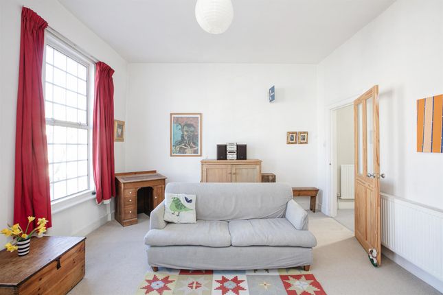 39B, Trafalgar Avenue, London photo 4