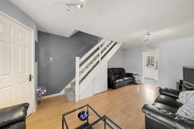 17, Coulter Close, Hayes photo 2
