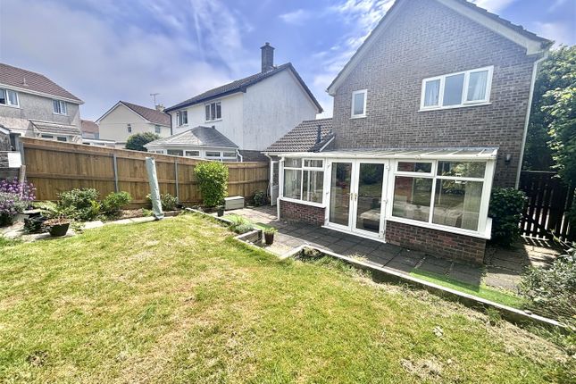 27, Mayfield Close, St. Austell photo 2