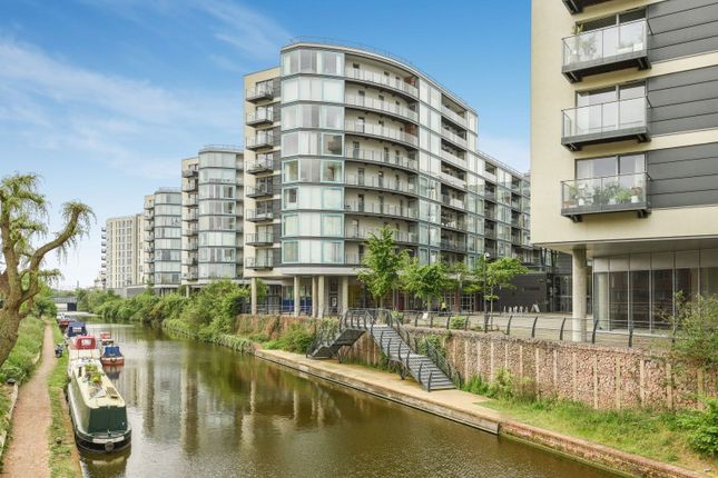 1-bed flat on Cardinal Building,Flat 313, Station Approach, Hayes, £215,000