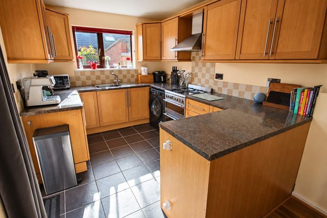 Andrews Close, Chippenham photo 4