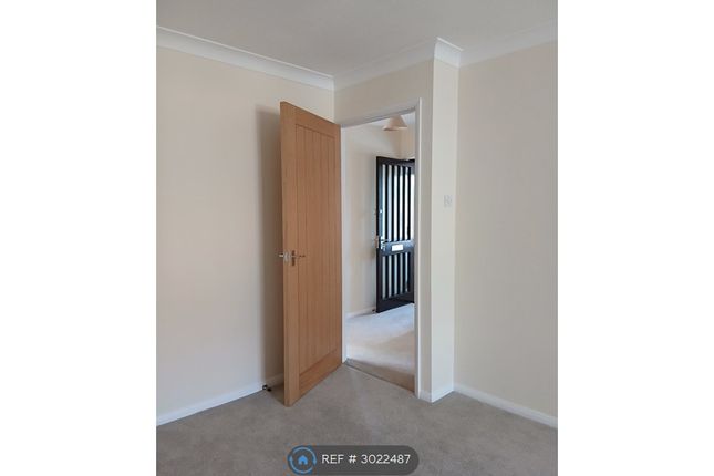 Timbermill Court, Haslemere photo 4