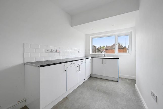 80, Elmbank Way, London photo 3
