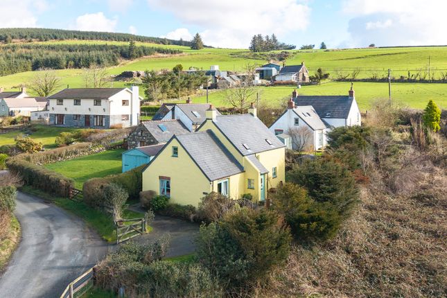 3-bed house on Ty Isaf, Clynderwen, £300,000