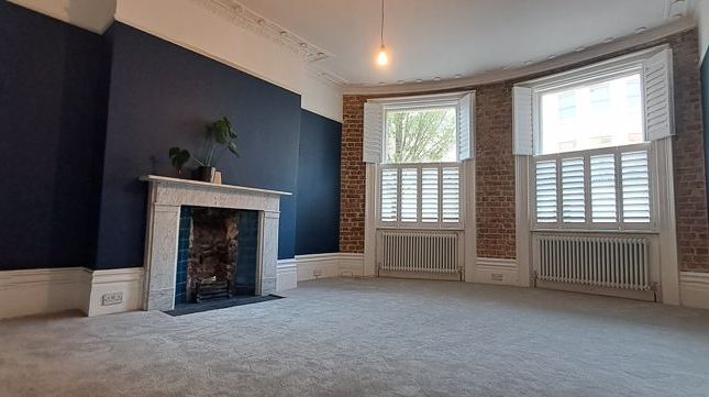 Thumbnail Property to rent in Lansdowne Place, Hove