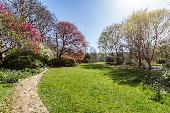 Park Crescent, Brighton photo 3