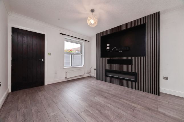 9, Broadwaters, Hull photo 4