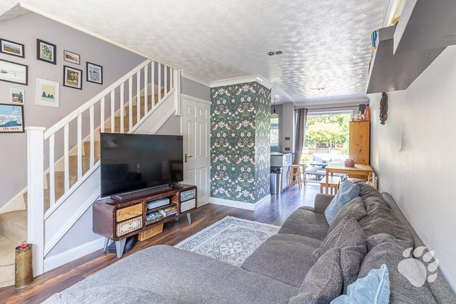 18, Stapleford End, Wickford photo 2