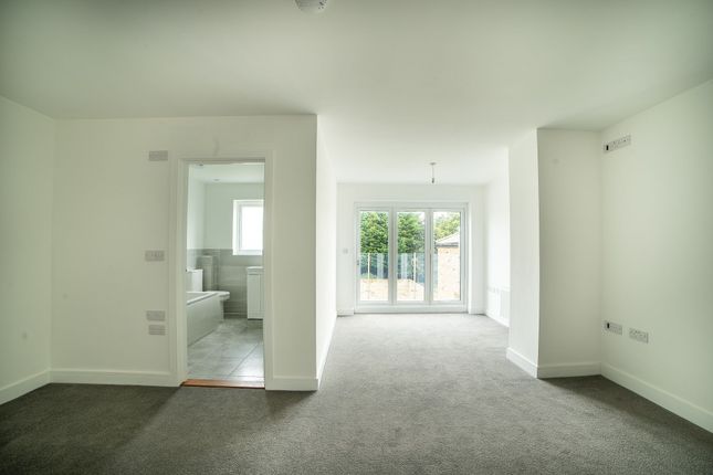 90b Golf Road, Deal photo 3