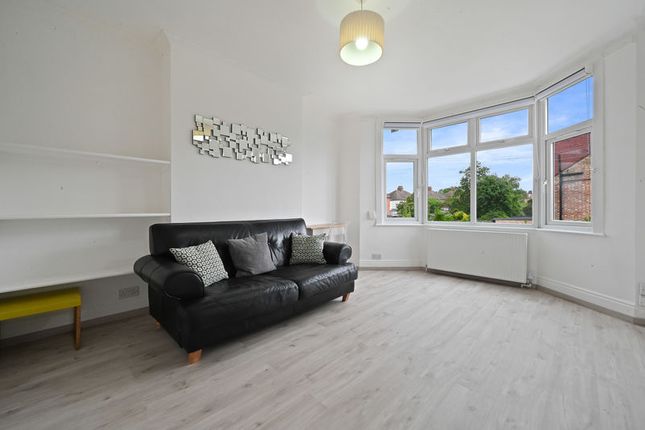 100b, Sussex Road, Harrow photo 2