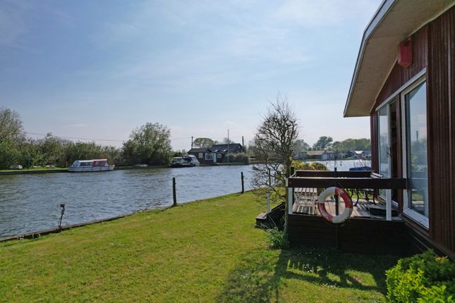 3a, North West Riverbank, Potter Heigham photo 4