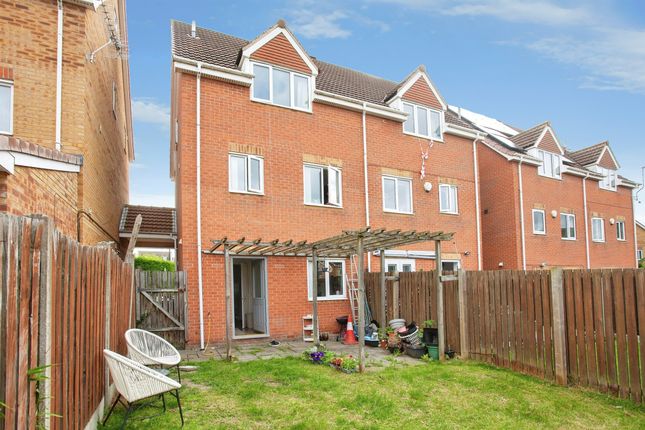 15, Elton Lane, Rotherham photo 4