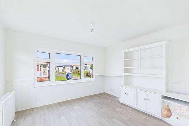 16 Tudor Close Broadway Park The Broadway, Lancing photo 2