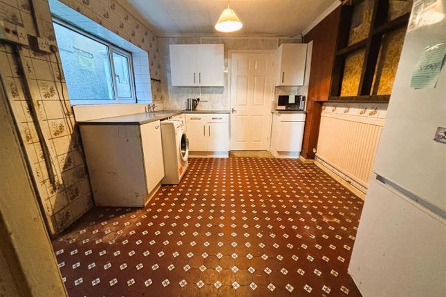 4, Sea View Terrace, Port Talbot photo 2