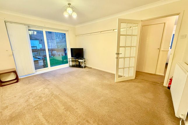 6, Saltcote, Middlesbrough photo 3