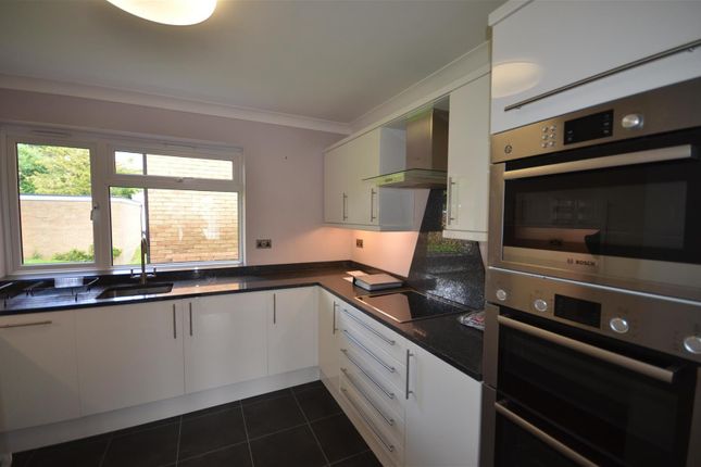 4, Gooden Court, Harrow photo 2