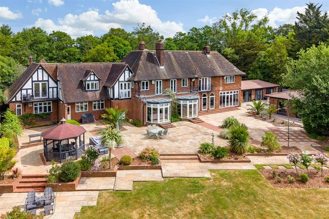 29, The Ridgeway, Cuffley photo 2