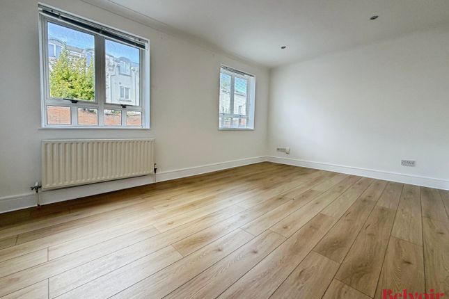 , Flat 20  Wallace Apartments, Sherbourne Street, Cheltenham photo 2