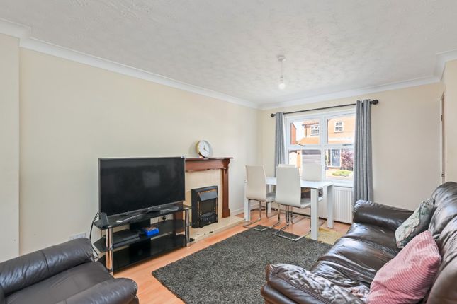 21, Riverside Close, York photo 3