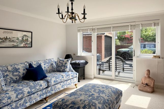 2 The Ferns, Northcliffe Drive, Penarth photo 4