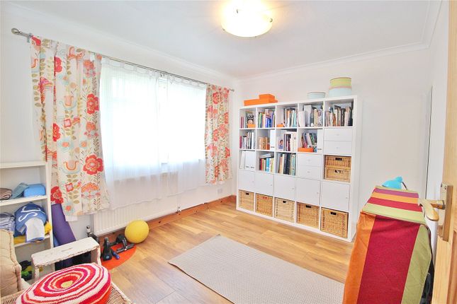3 Bed Bungalow For Sale In Wayside Avenue Worthing West Sussex