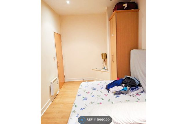 Flat to rent in Mcilroys Building, Reading